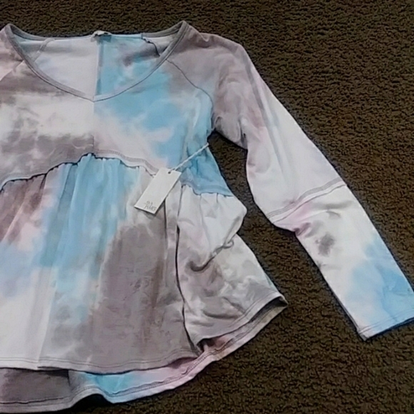 Ava James color splash top - Picture 3 of 5